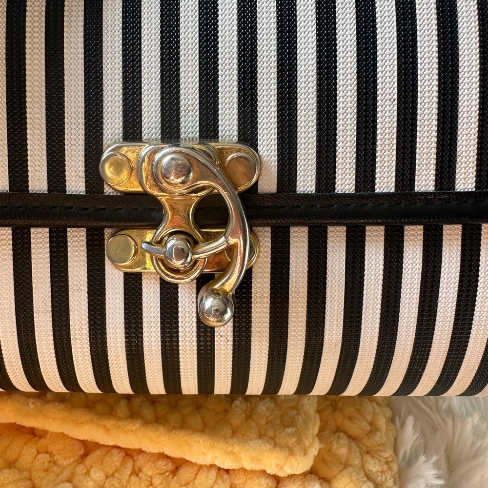 Vintage Striped Black and White Women's Handbag - Picture 4 of 8